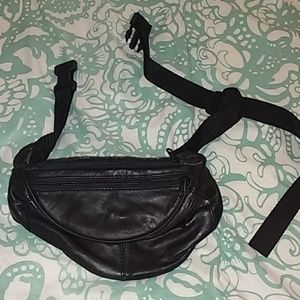 ANY OFFER ACCEPTED 😊Fo lether fanny pack